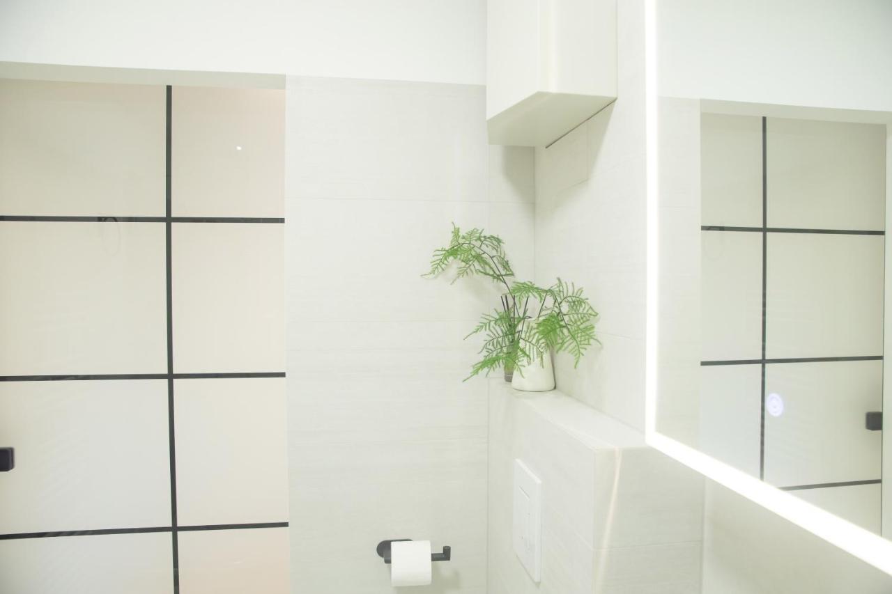 Room 4 Art Appartments Nr.1 In Vienna Center المظهر الخارجي الصورة